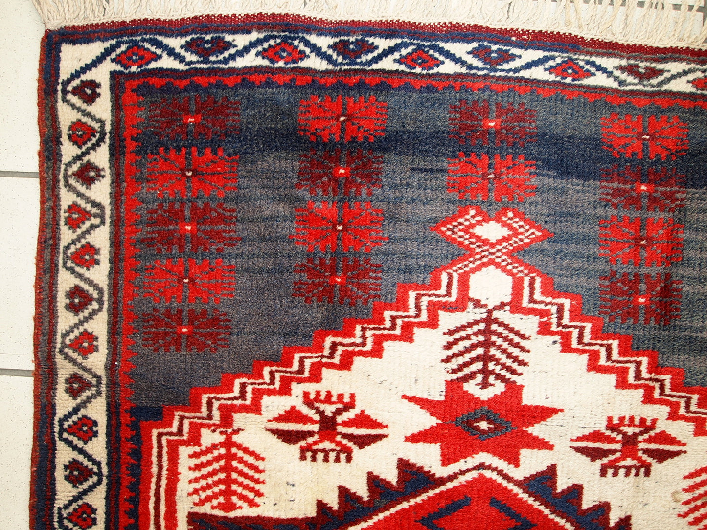 Handmade vintage Turkish Anatolian rug 2.8' x 4.7' (87cm x 145cm) 1970s - 1C325 - One Royal Art
