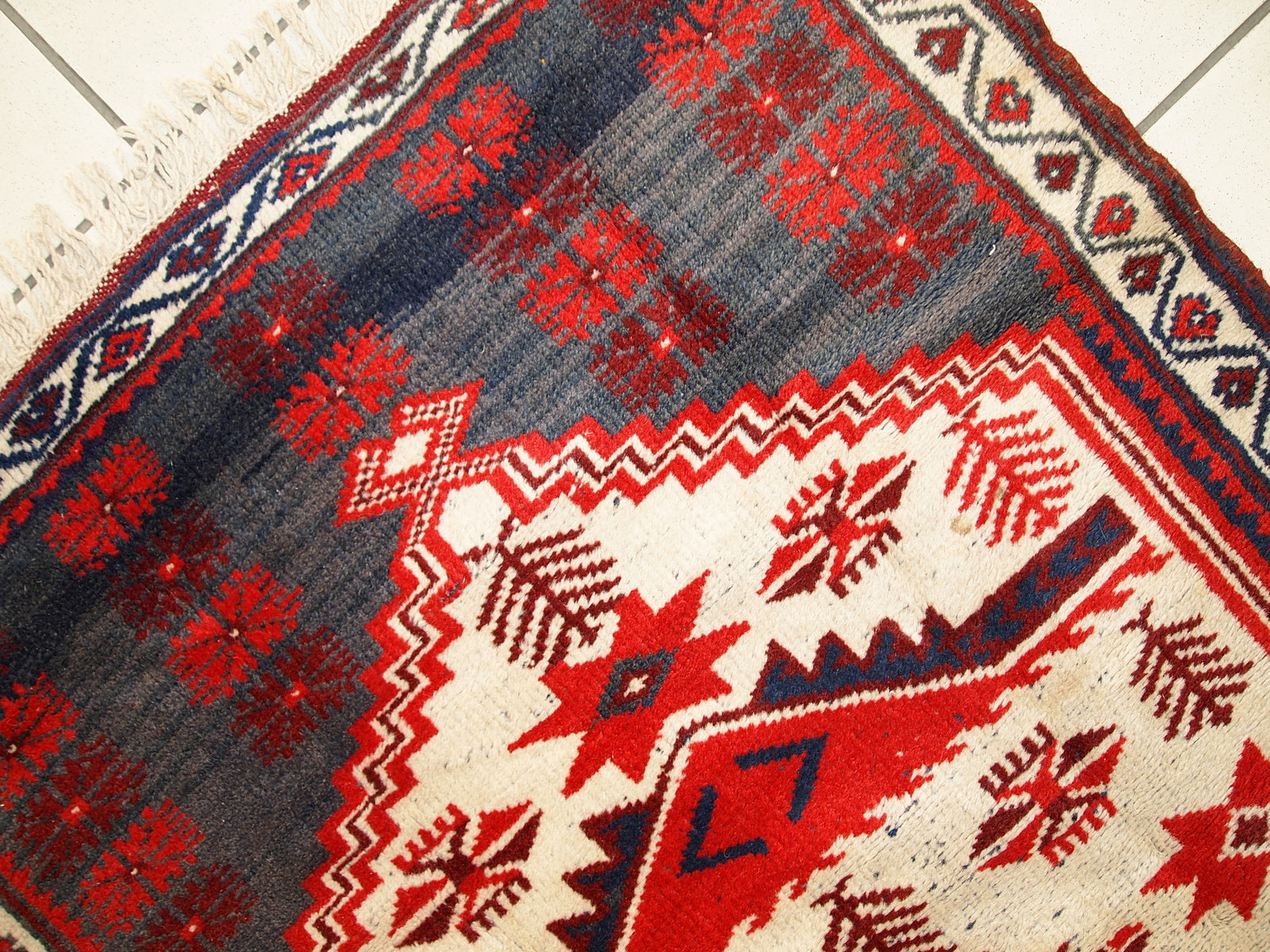 Handmade vintage Turkish Anatolian rug 2.8' x 4.7' (87cm x 145cm) 1970s - 1C325 - One Royal Art