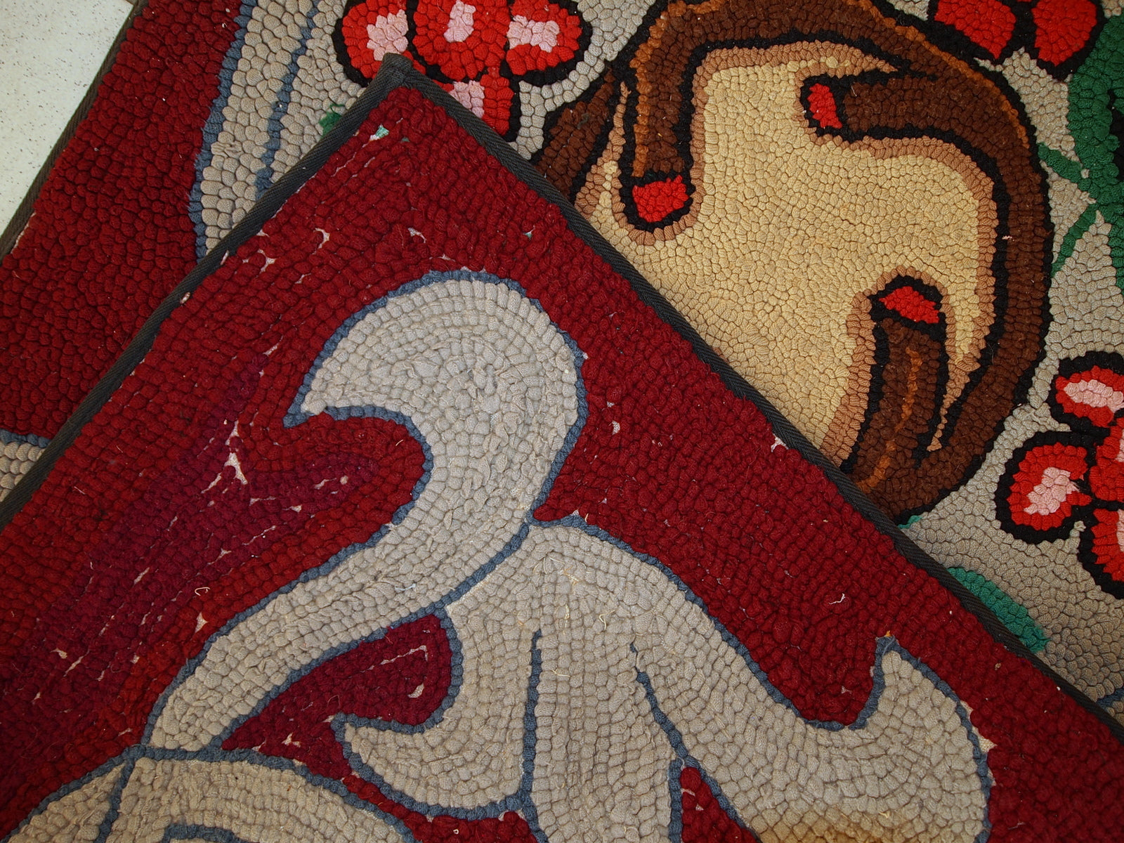 Handmade antique American Hooked rug 2,2' x 4,4' (67cm x 135cm) 1930s - 1C341 - One Royal Art