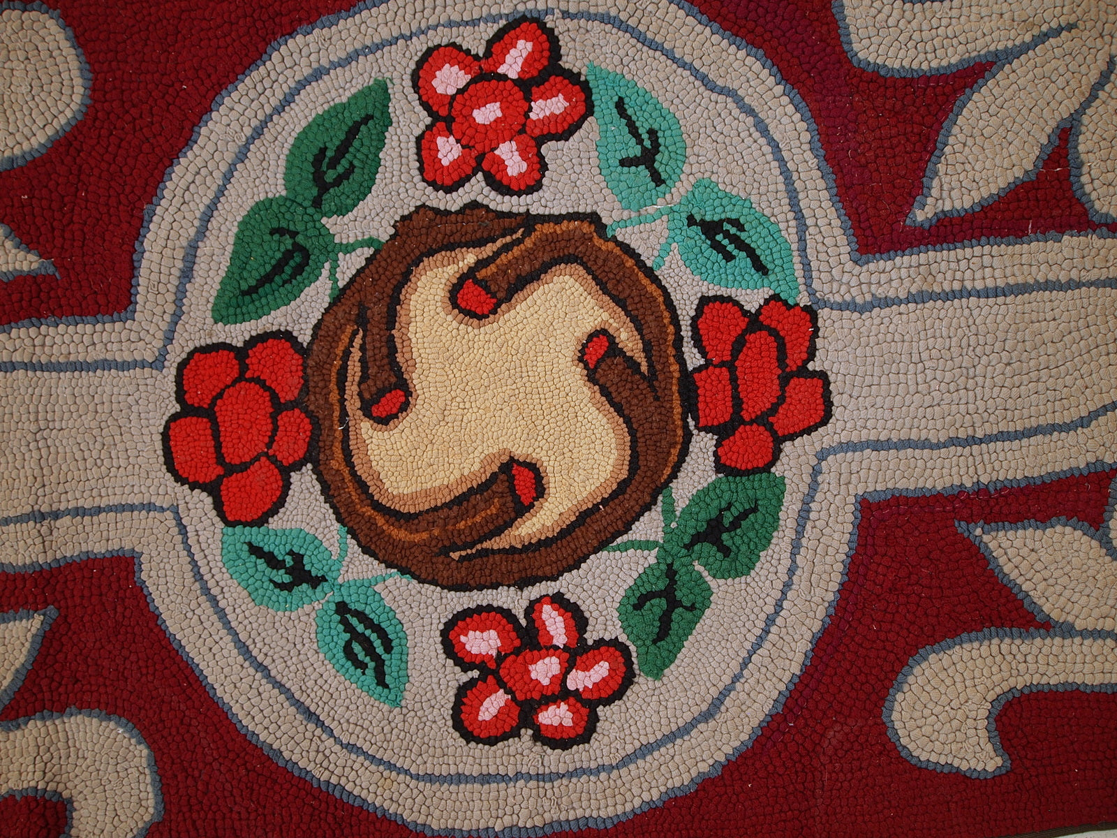 Handmade antique American Hooked rug 2,2' x 4,4' (67cm x 135cm) 1930s - 1C341 - One Royal Art