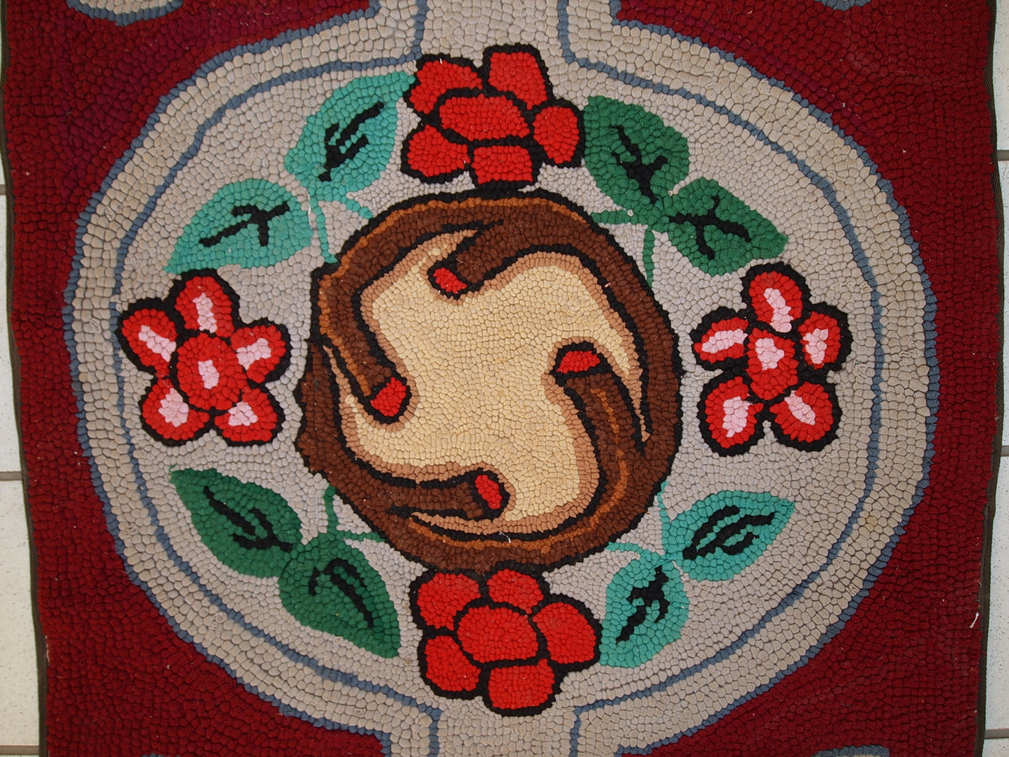 Handmade antique American Hooked rug 2,2' x 4,4' (67cm x 135cm) 1930s - 1C341