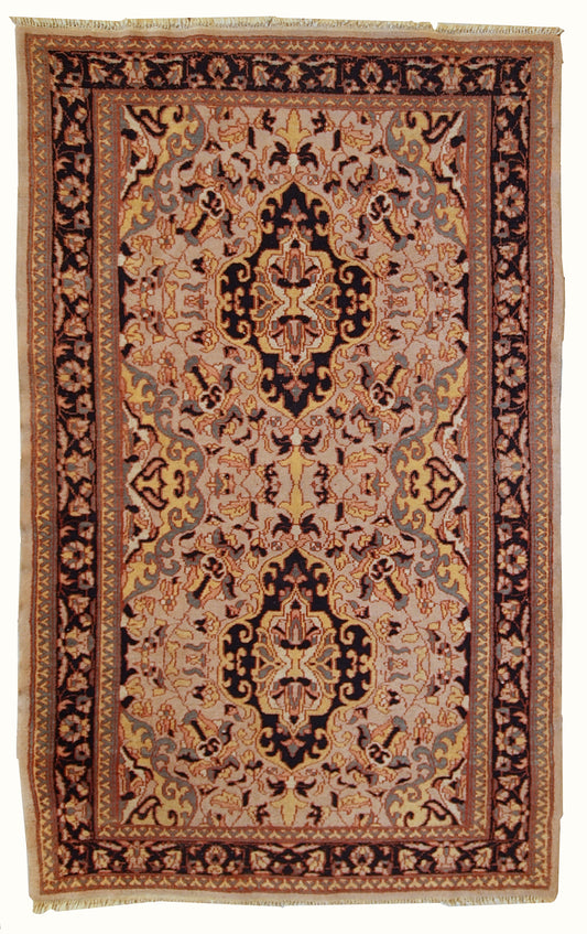 Handmade vintage Pakistani Lahore rug 3,1' x 5' (95cm x 154cm) 1970s - 1C350 - One Royal Art