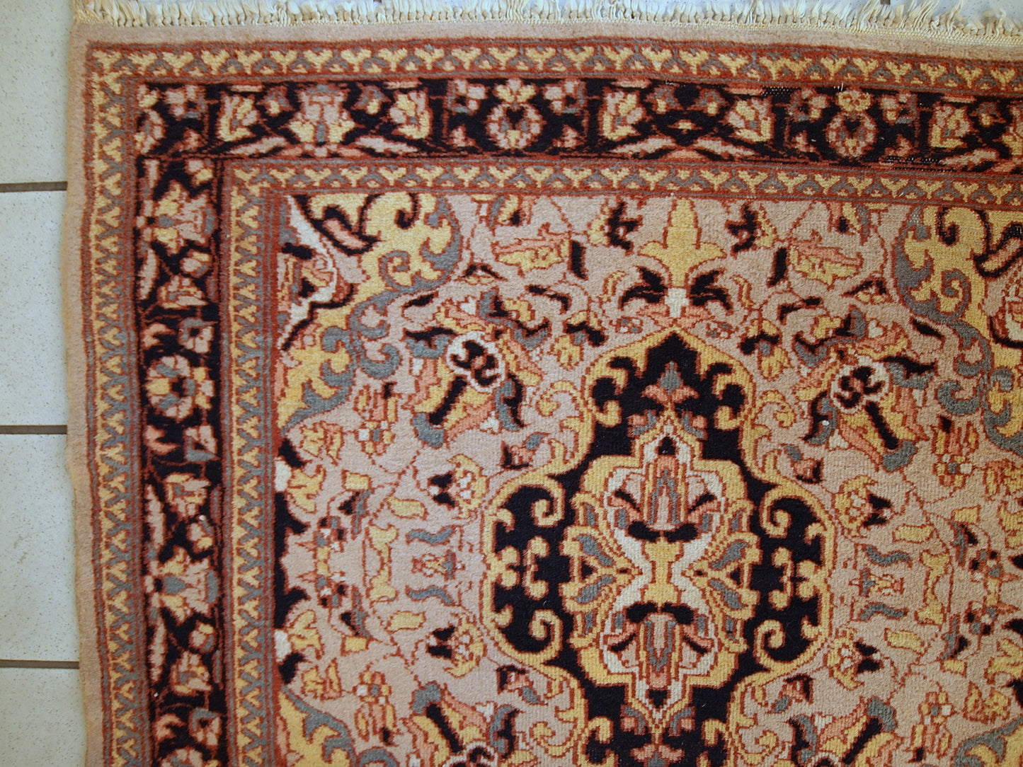 Handmade vintage Pakistani Lahore rug 3,1' x 5' (95cm x 154cm) 1970s - 1C350