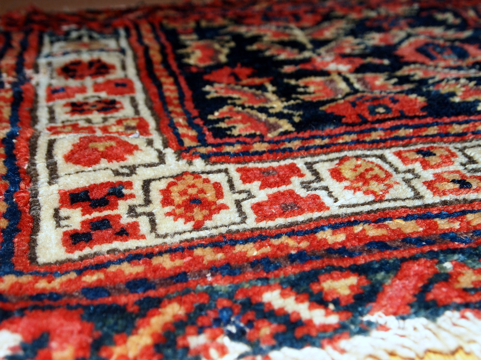 Handmade antique collectible Persian Malayer bag face, 1900s