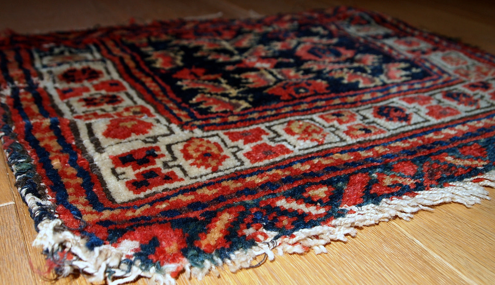 Handmade antique collectible Persian Malayer bag face, 1900s
