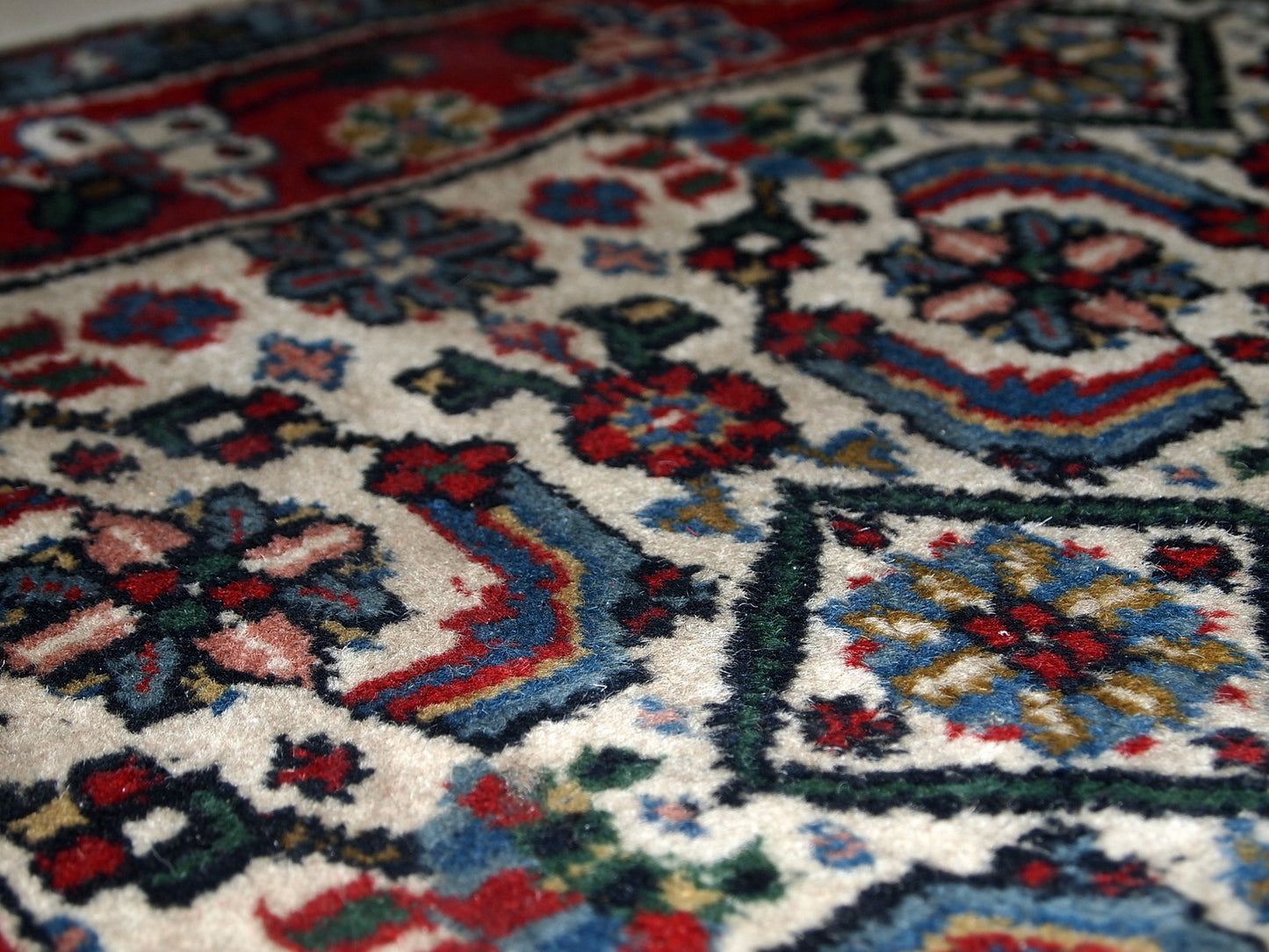 Handmade vintage Indian Agra rug, 1970s
