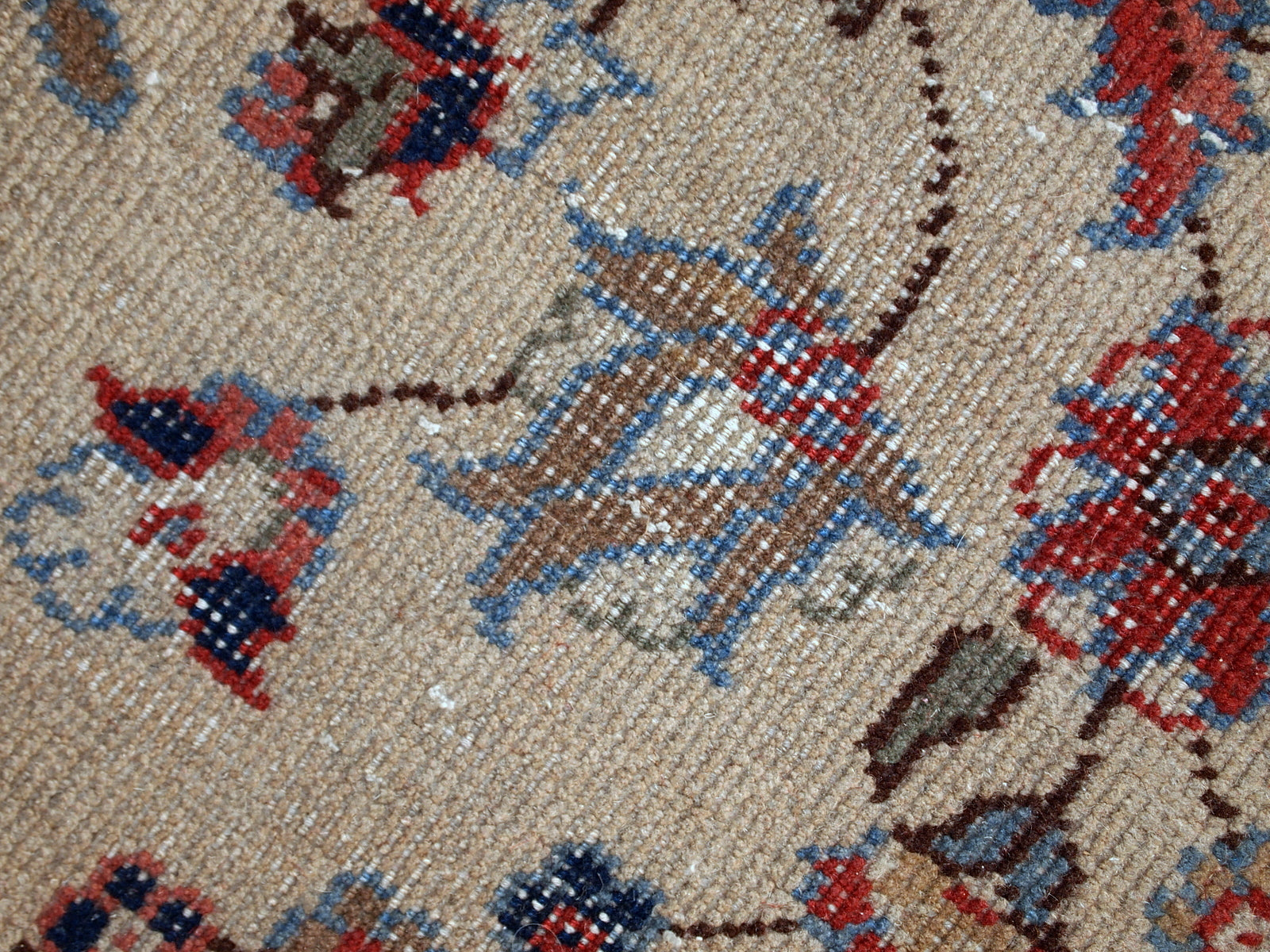 Vintage handmade Pakistani Lahore rug in original condition, low pile. 
