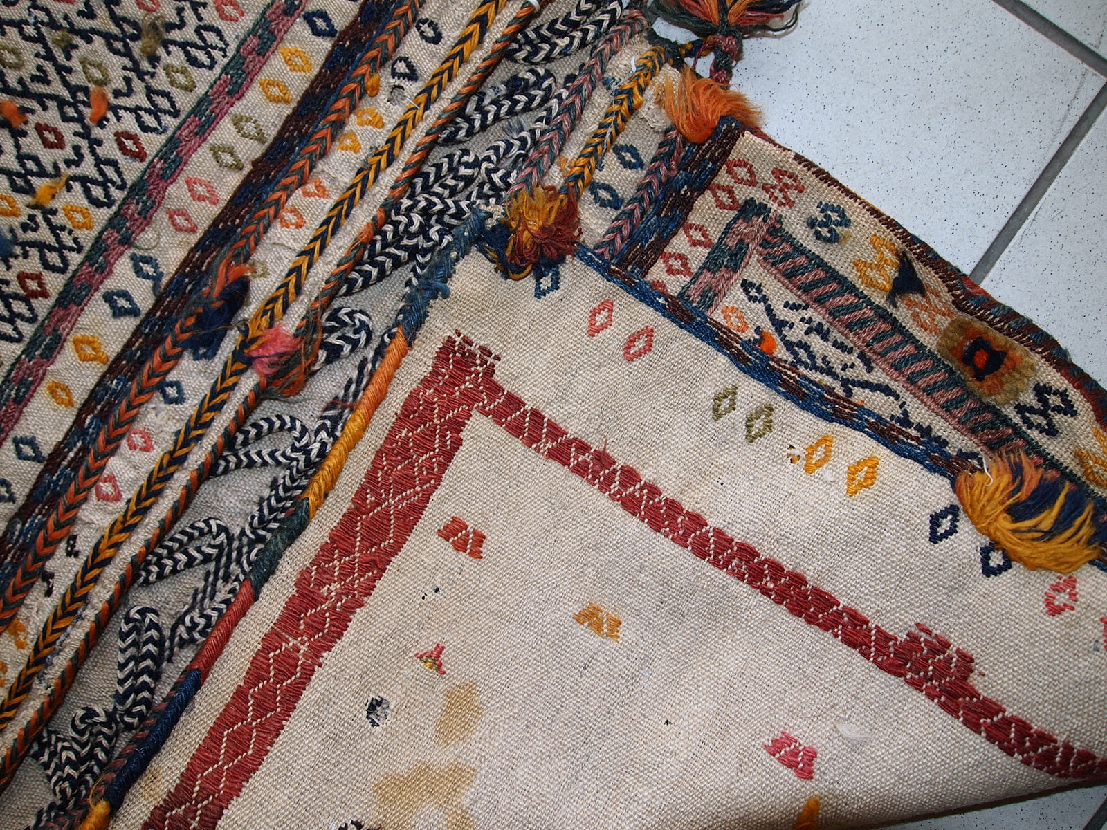 Antique collectible Persian Sumak saddle double bag in original good condition. The bag is from the middle of 20th century.