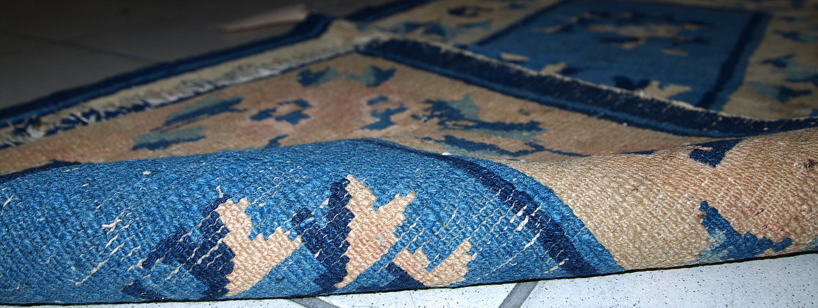 Close-up of the Peking style design on the rug
