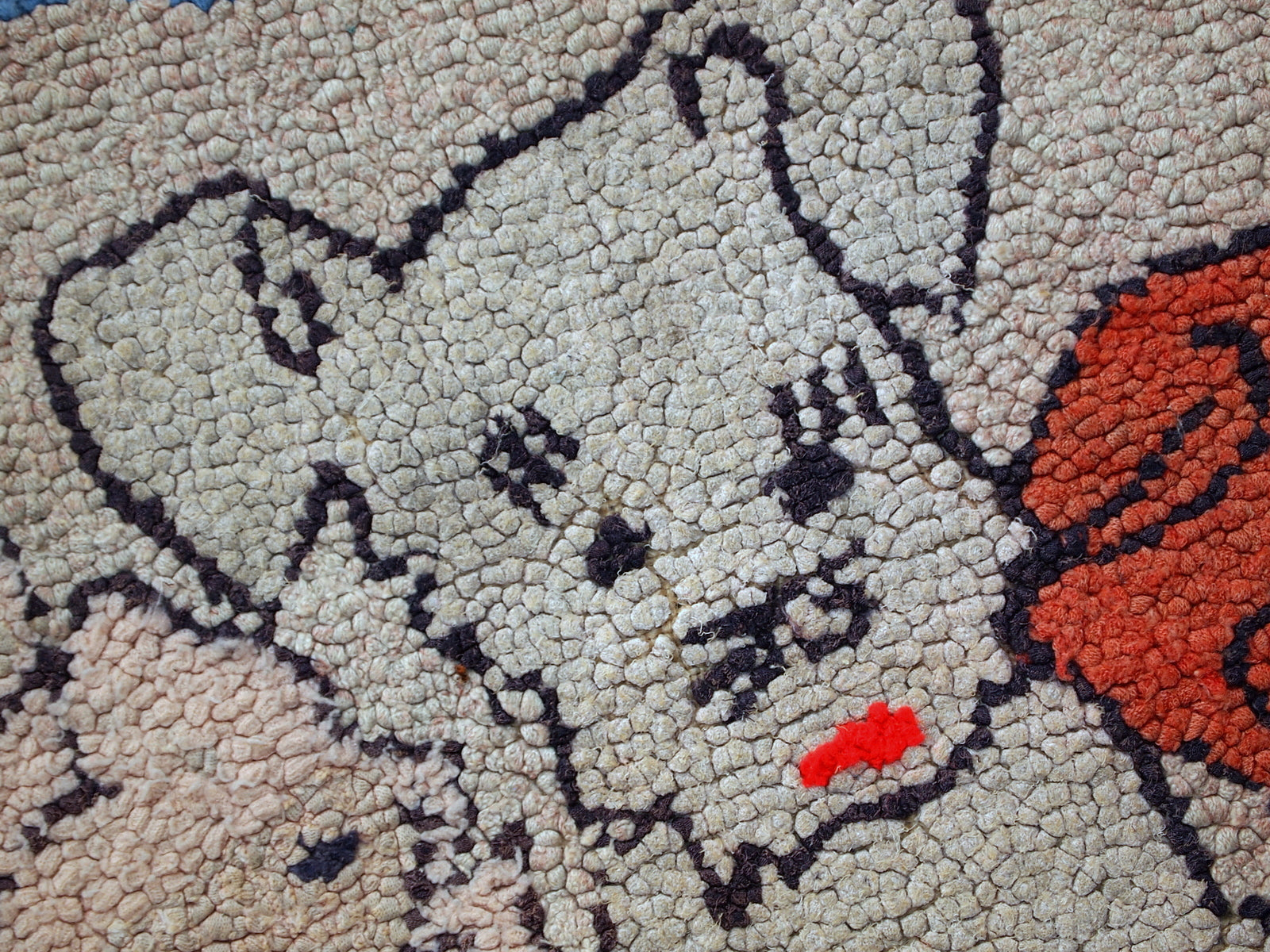 Handmade antique American hooked rug, 1930s