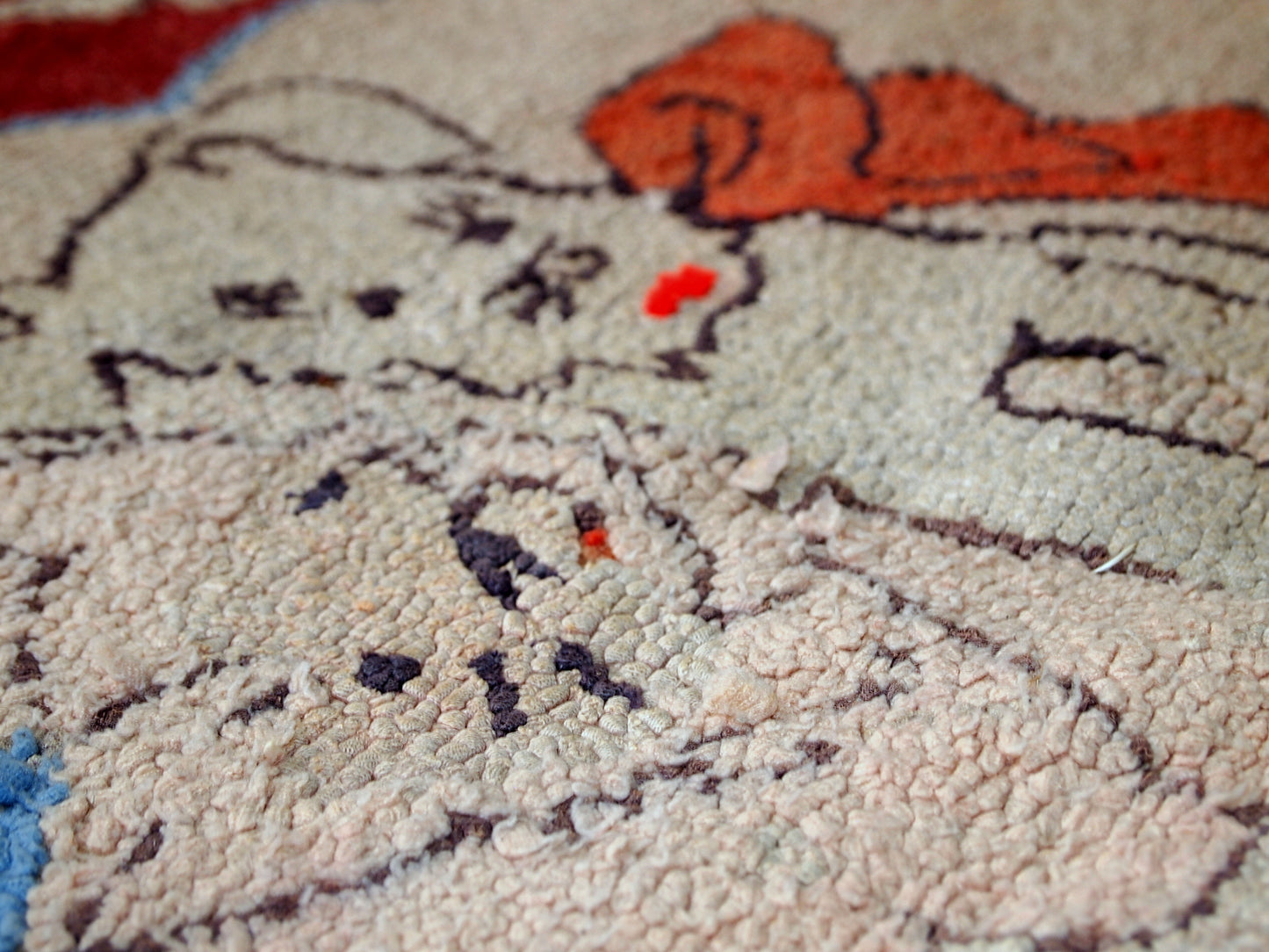 Handmade antique American hooked rug, 1930s