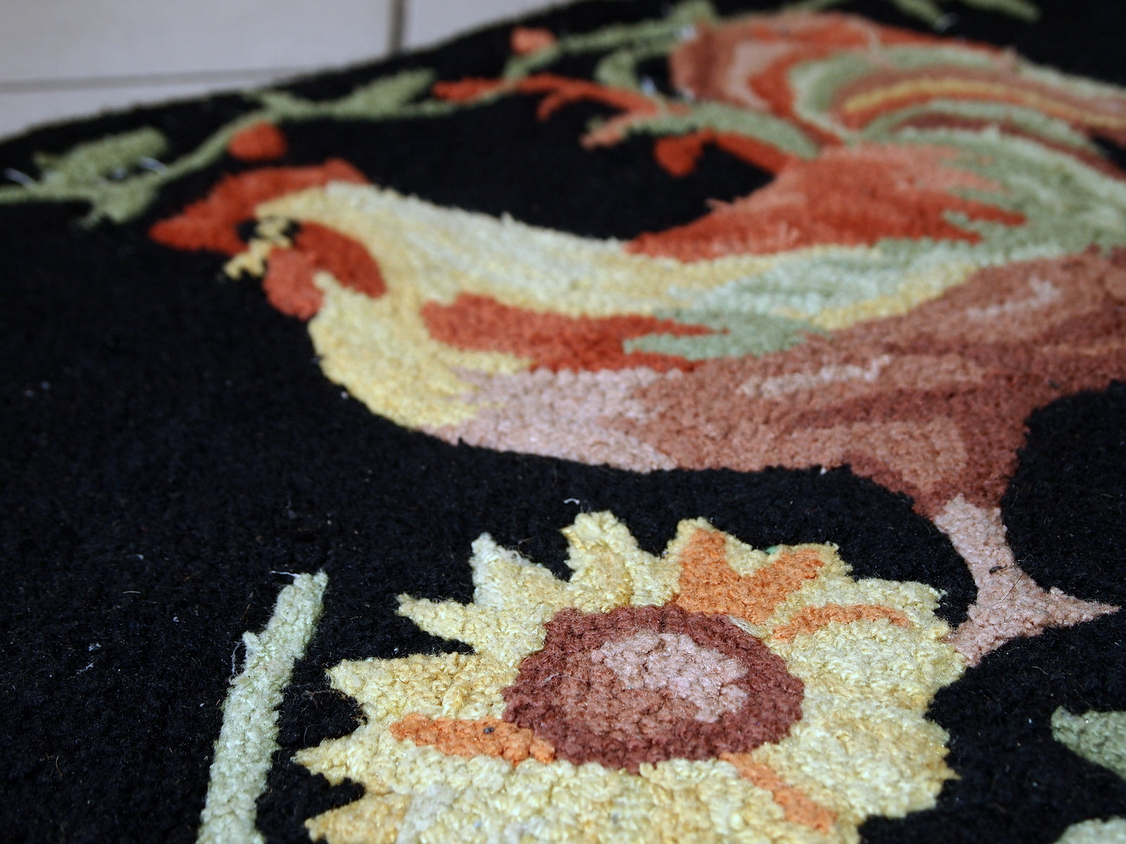 Handmade vintage American hooked rug, 1960s