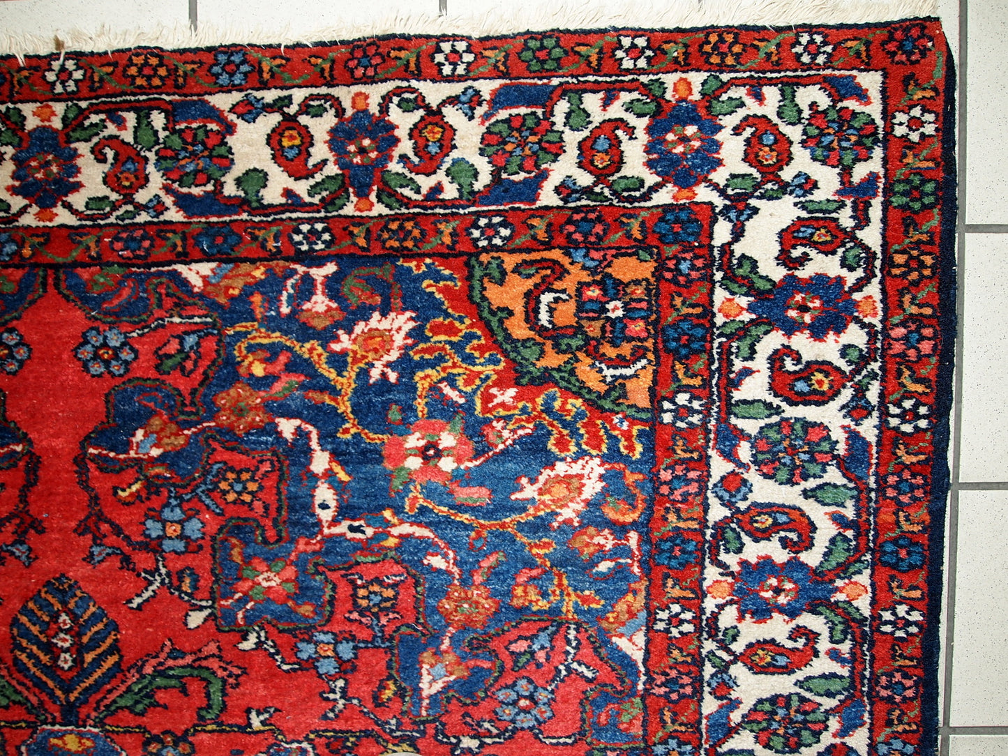 Handmade vintage Persian Mashad rug 4.6' x 6.4' (141cm x 197cm) 1970s - 1C472