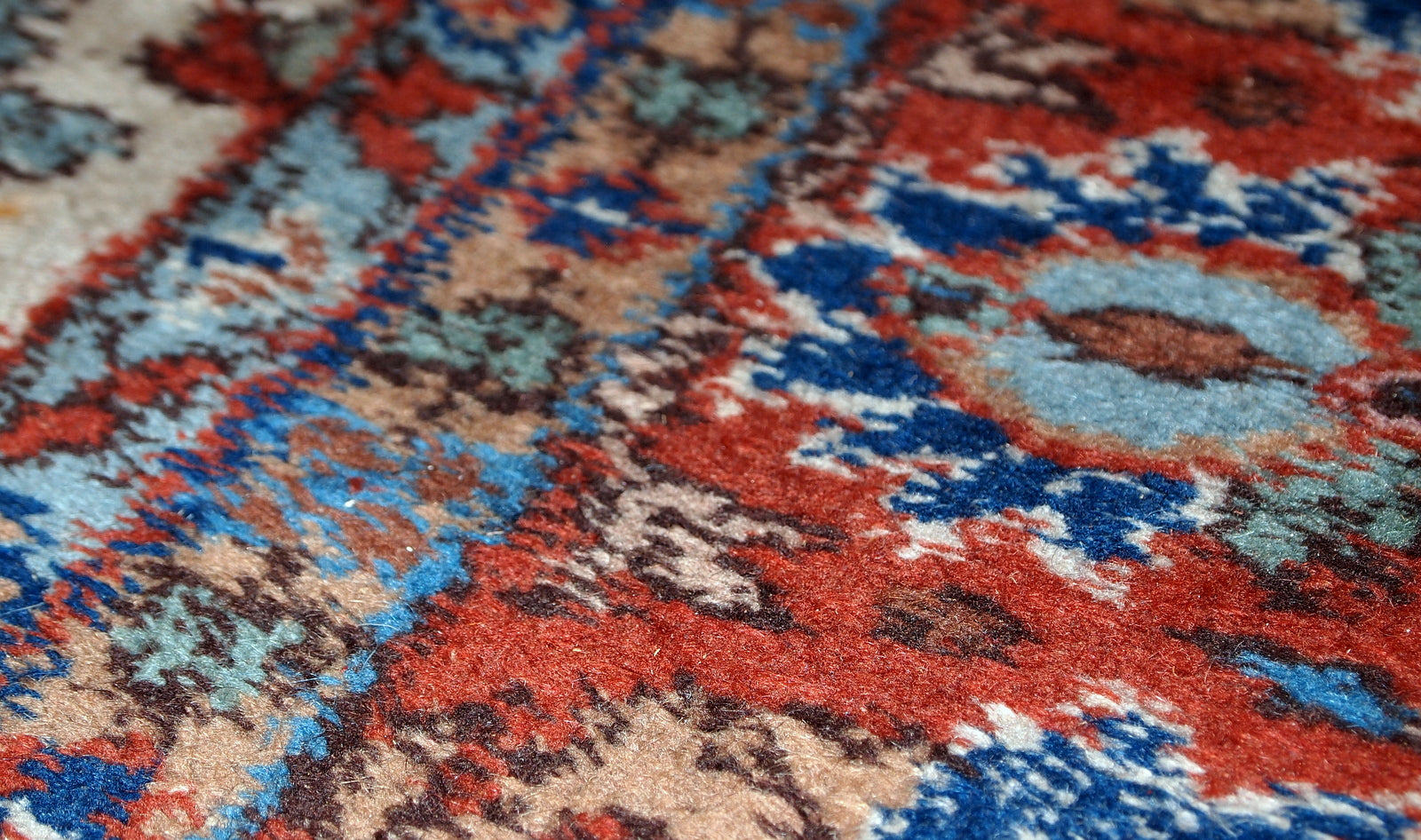 Handmade vintage Persian Mashad rug, 1950s