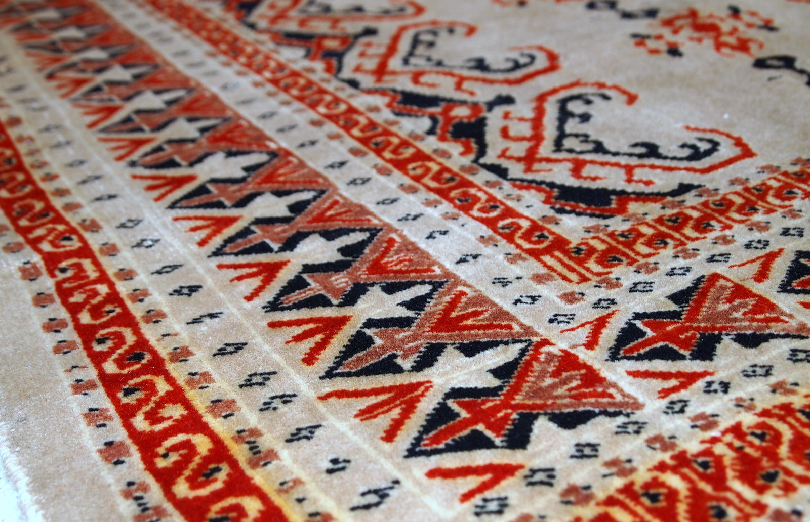 Handmade vintage Uzbek Bukhara rug, 1960s