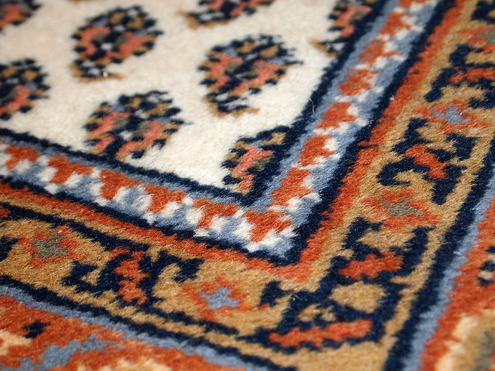 Handmade vintage Indian Seraband style rug, 1980s