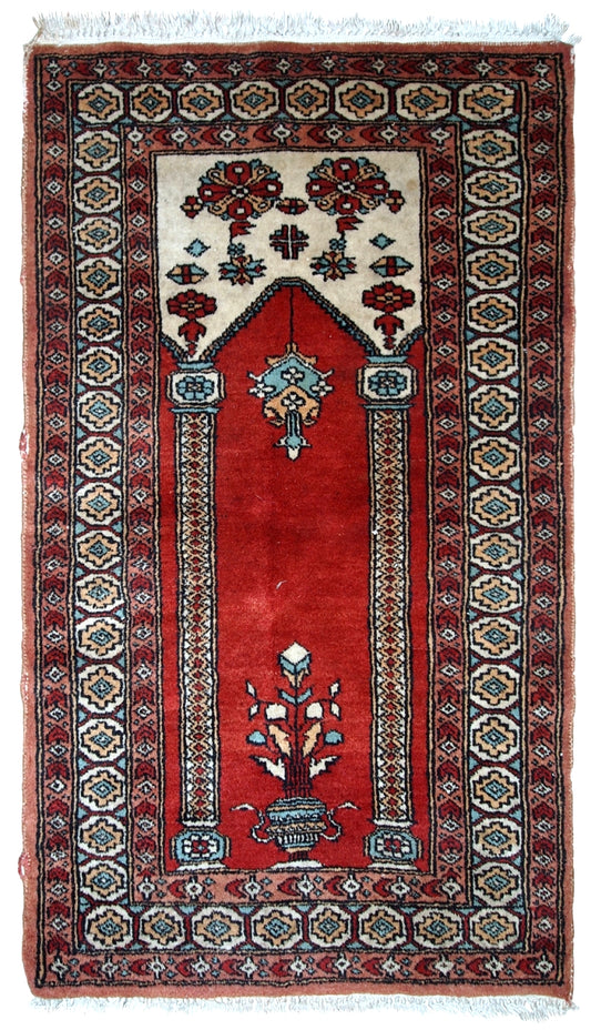 Handmade vintage prayer Pakistani Lahore rug, 1970s
