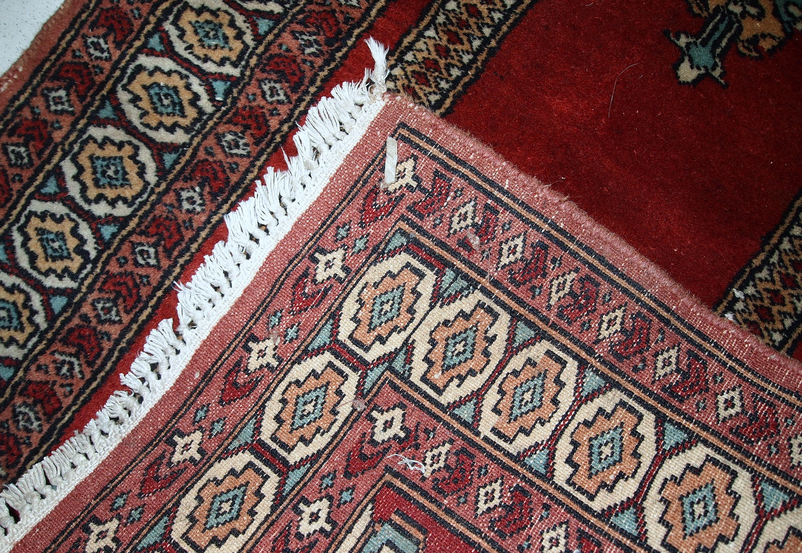 Handmade vintage prayer Pakistani Lahore rug, 1970s