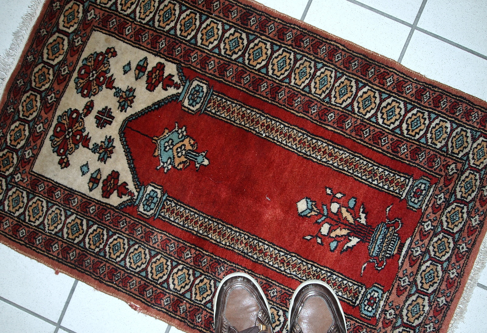 Handmade vintage prayer Pakistani Lahore rug, 1970s