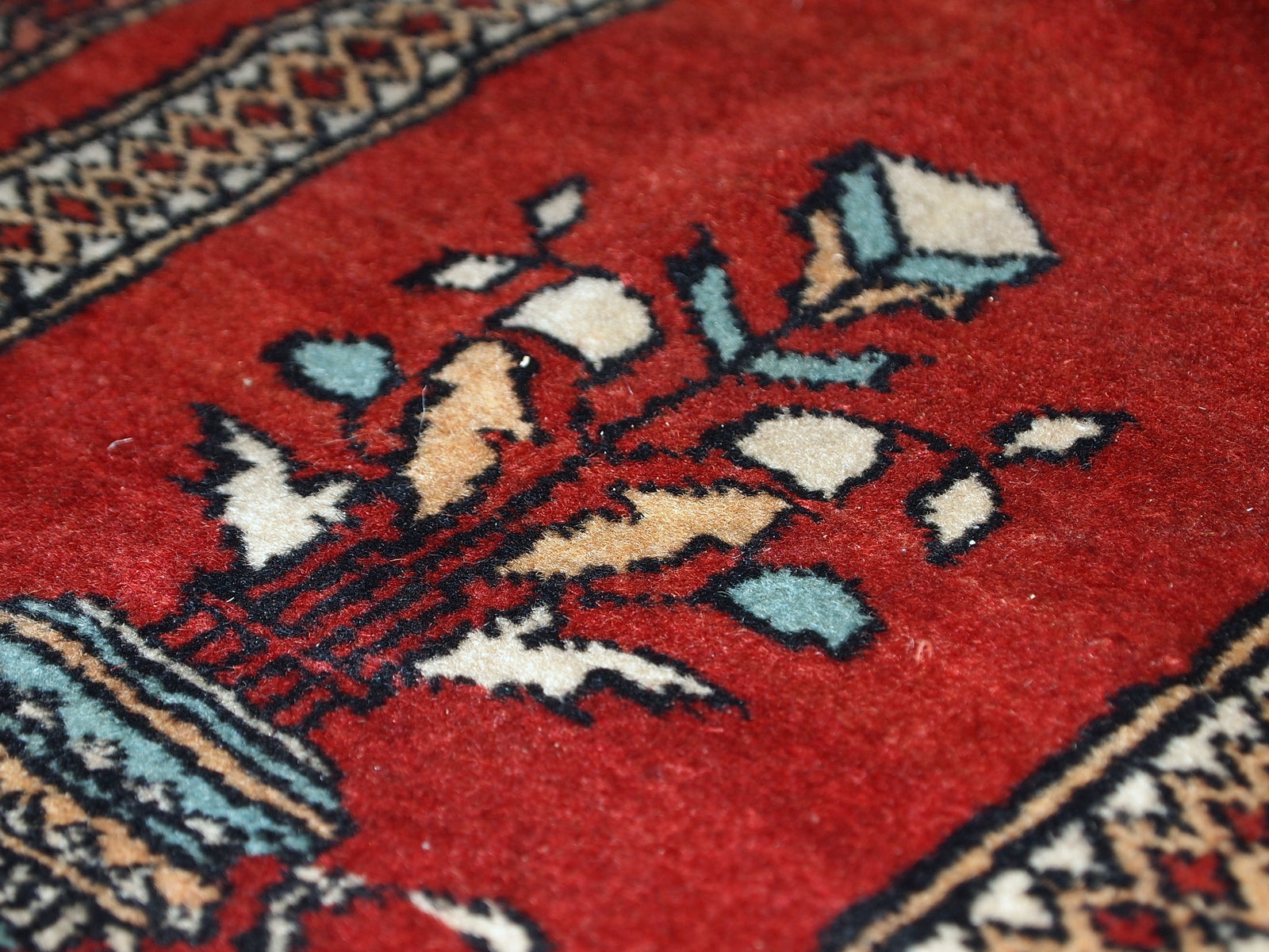 Handmade vintage prayer Pakistani Lahore rug, 1970s