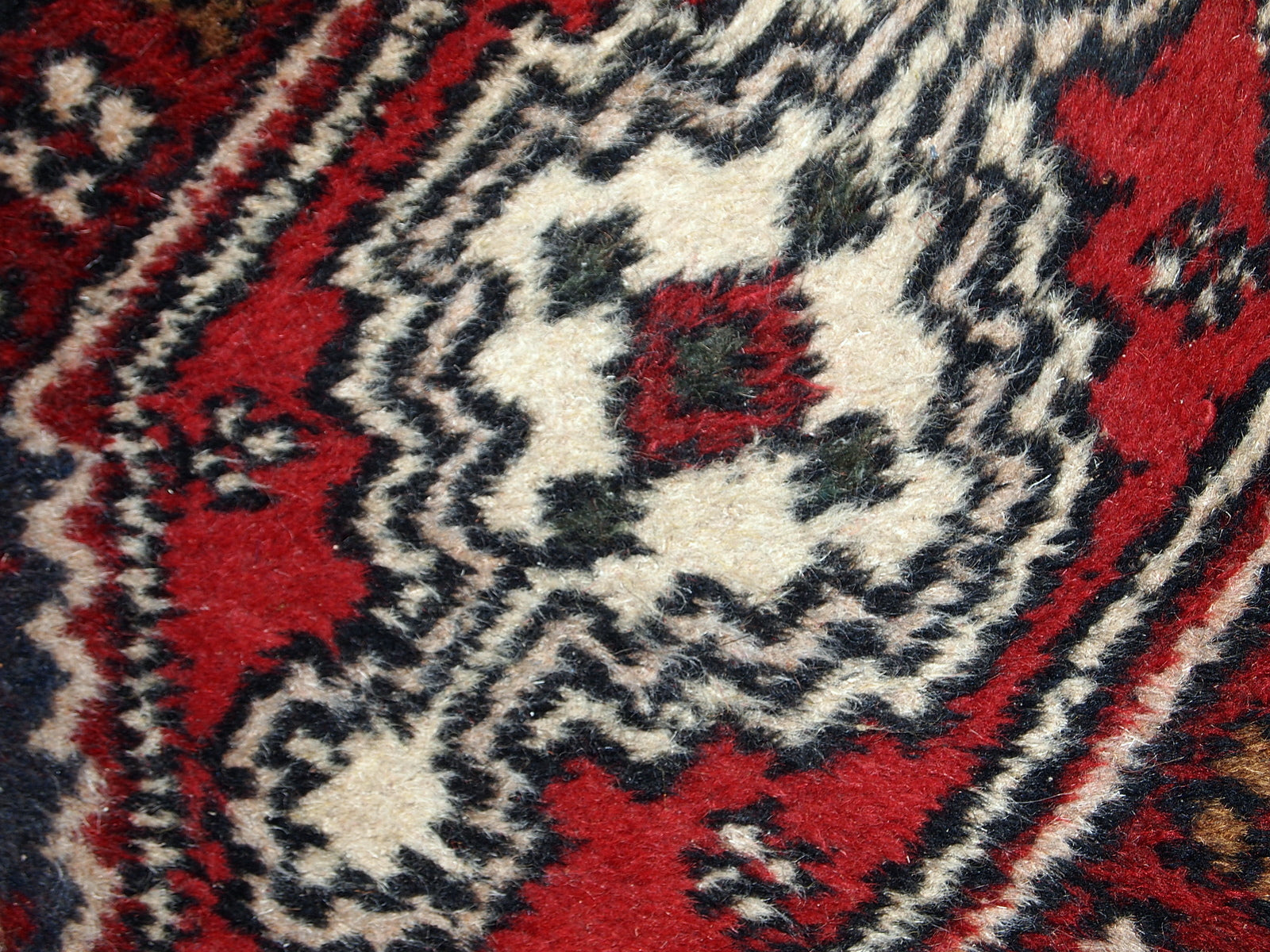 Vintage handmade Persian Hamadan mat from the end of 20th century. It is in original good condition.