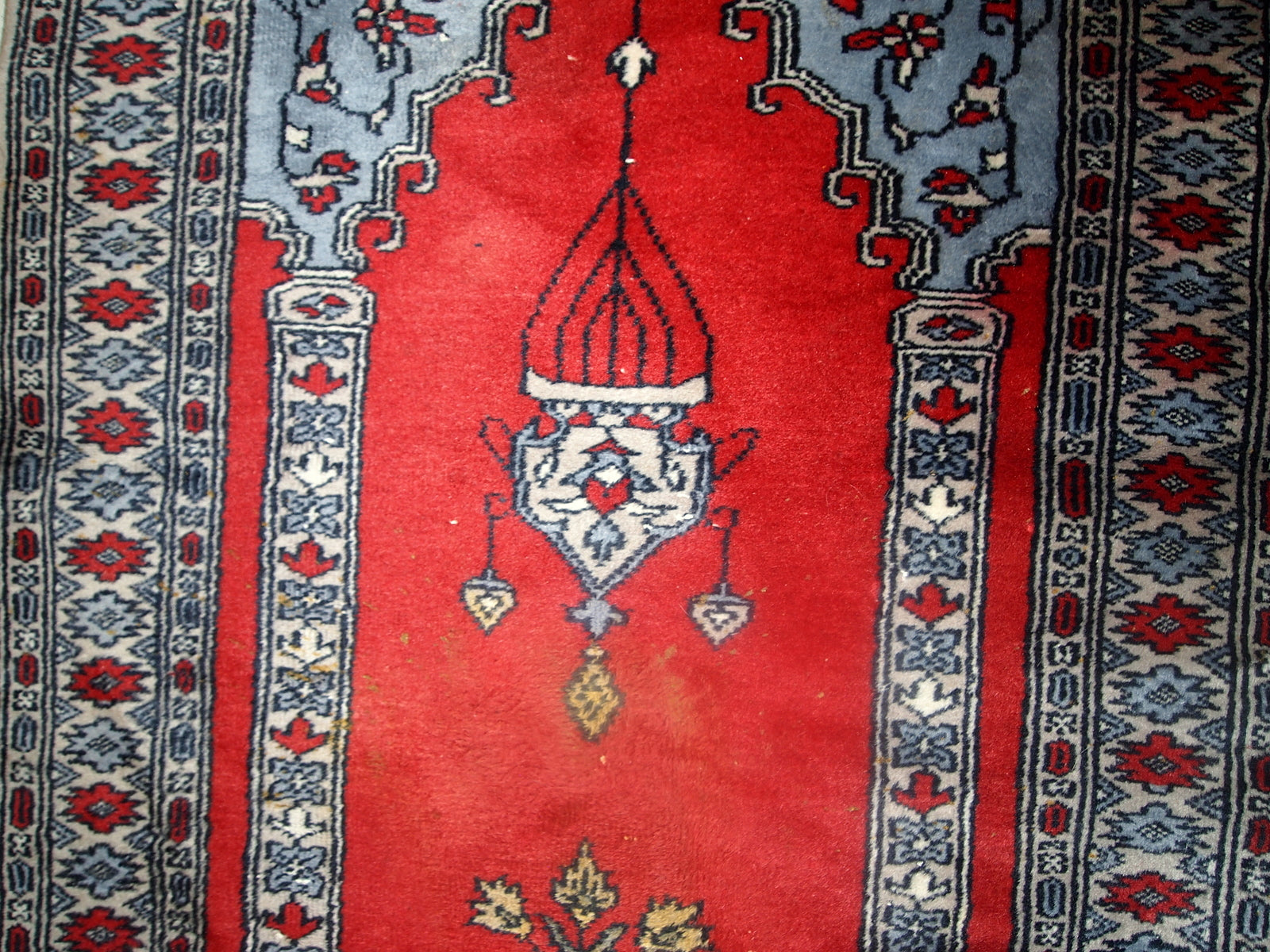 Vintage hand made rug from Uzbekistan in original good condition. The rug has been made in wool in the end of 20th century.