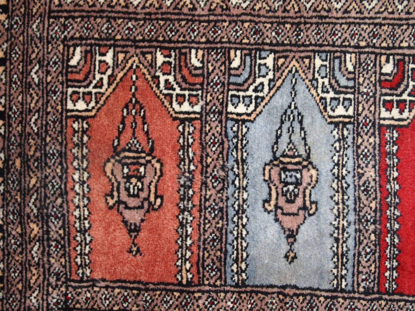 Handmade vintage small rug from Uzbekistan for praying. It is in original good condition from the end of 20th century.