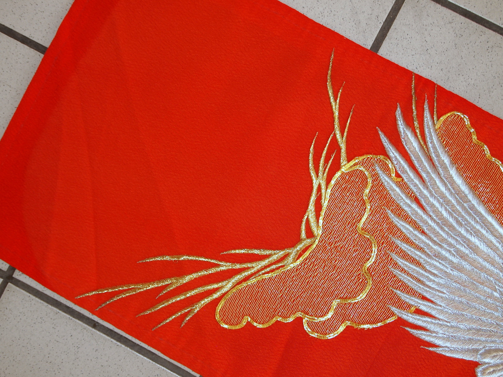 Handmade vintage embroidery from Japan made in cotton, silk and metal. This beautiful wall decoration has been made in the end of 20th century.