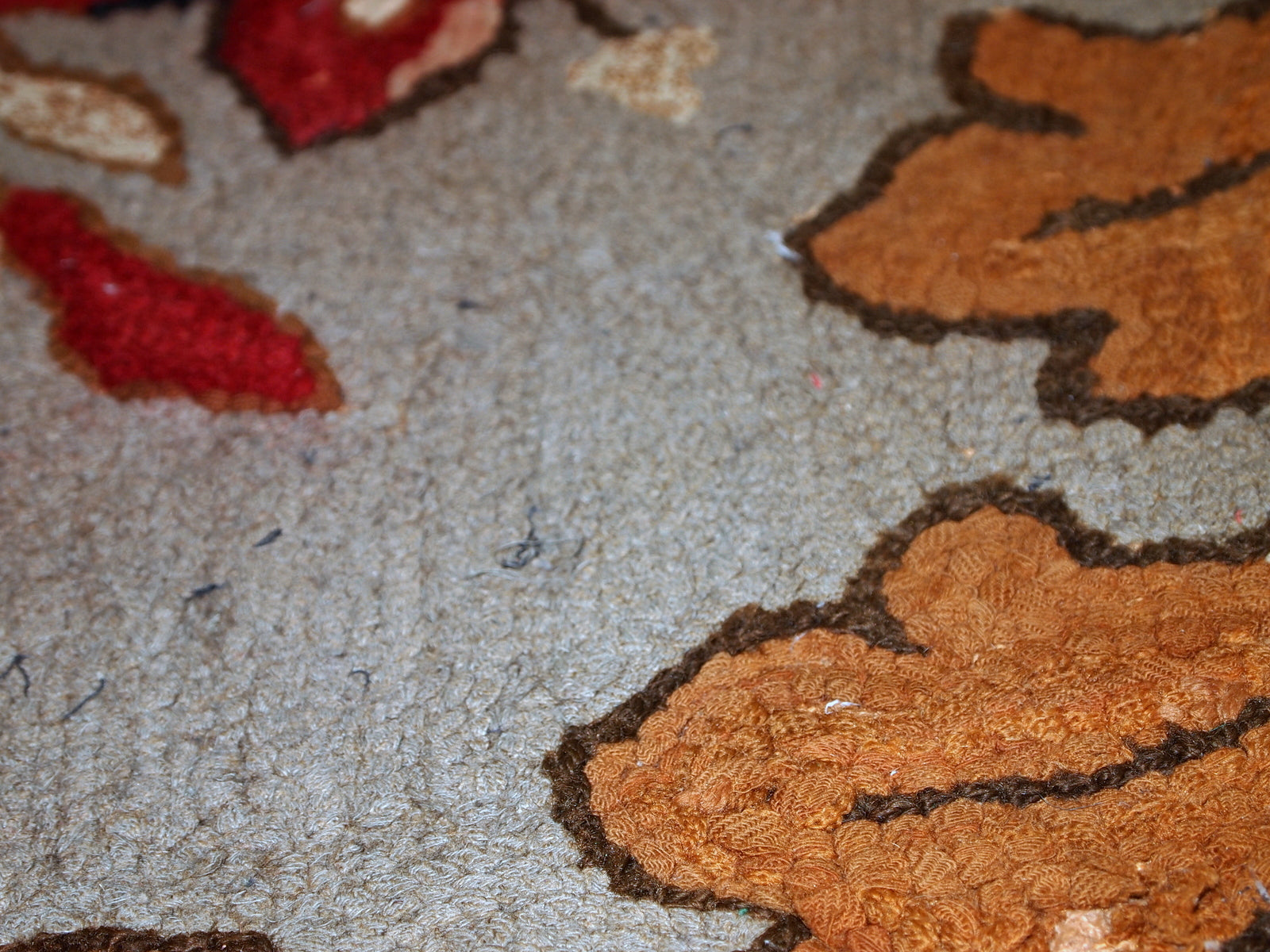 Handmade antique American Hooked rug, 1900s