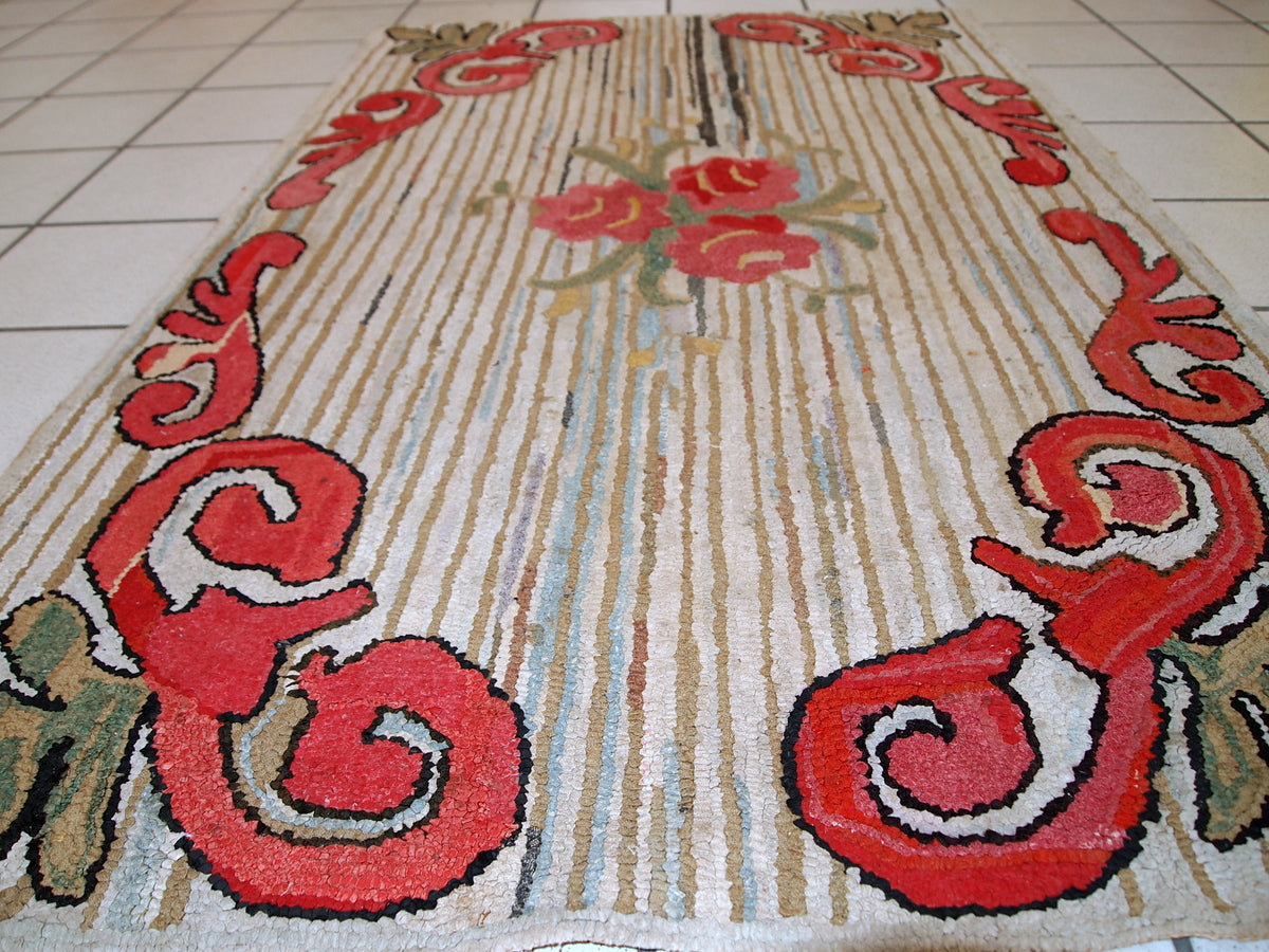 Handmade antique American Hooked rug, 1920s