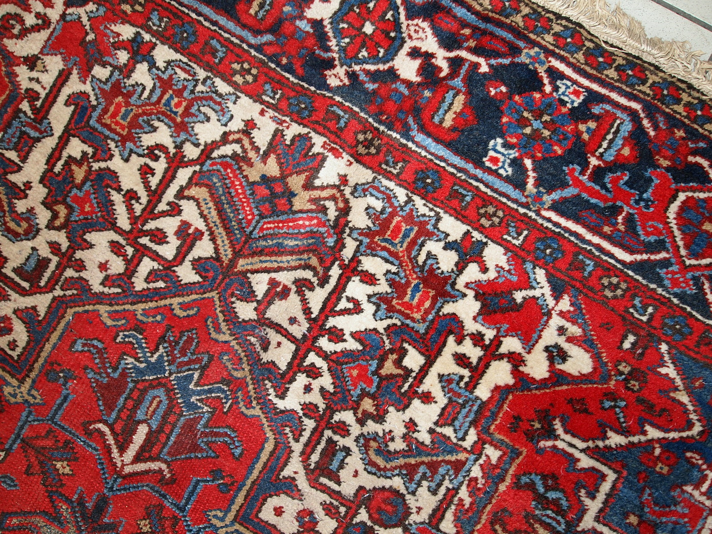 Handmade vintage Persian Heriz rug 8.1' x 11.8' (248cm x 360cm) 1950s - 1C697