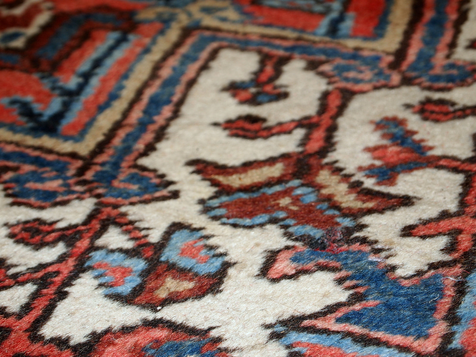Handmade vintage Persian Heriz rug, 1950s