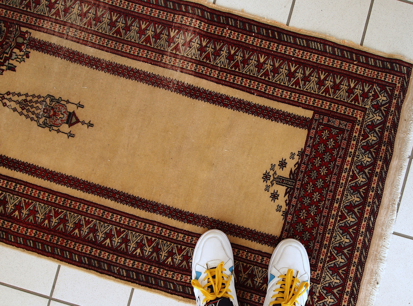 Handmade vintage prayer Pakistani Lahore rug, 1960s