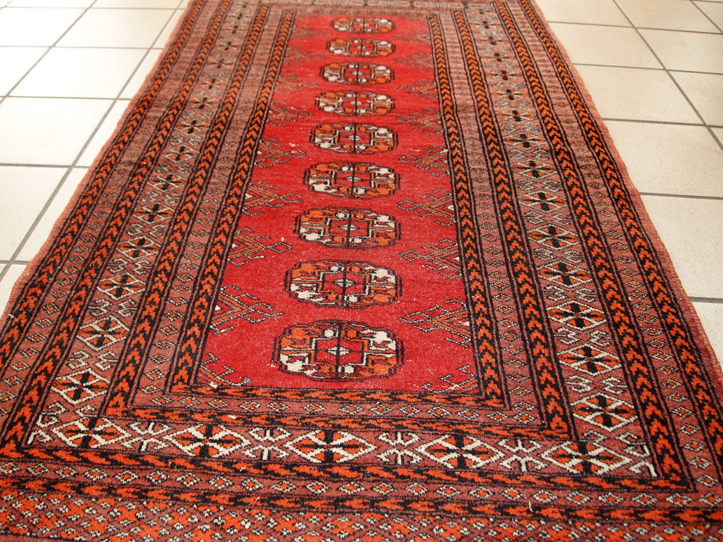 Handmade vintage Pakistani Lahore rug, 1960s
