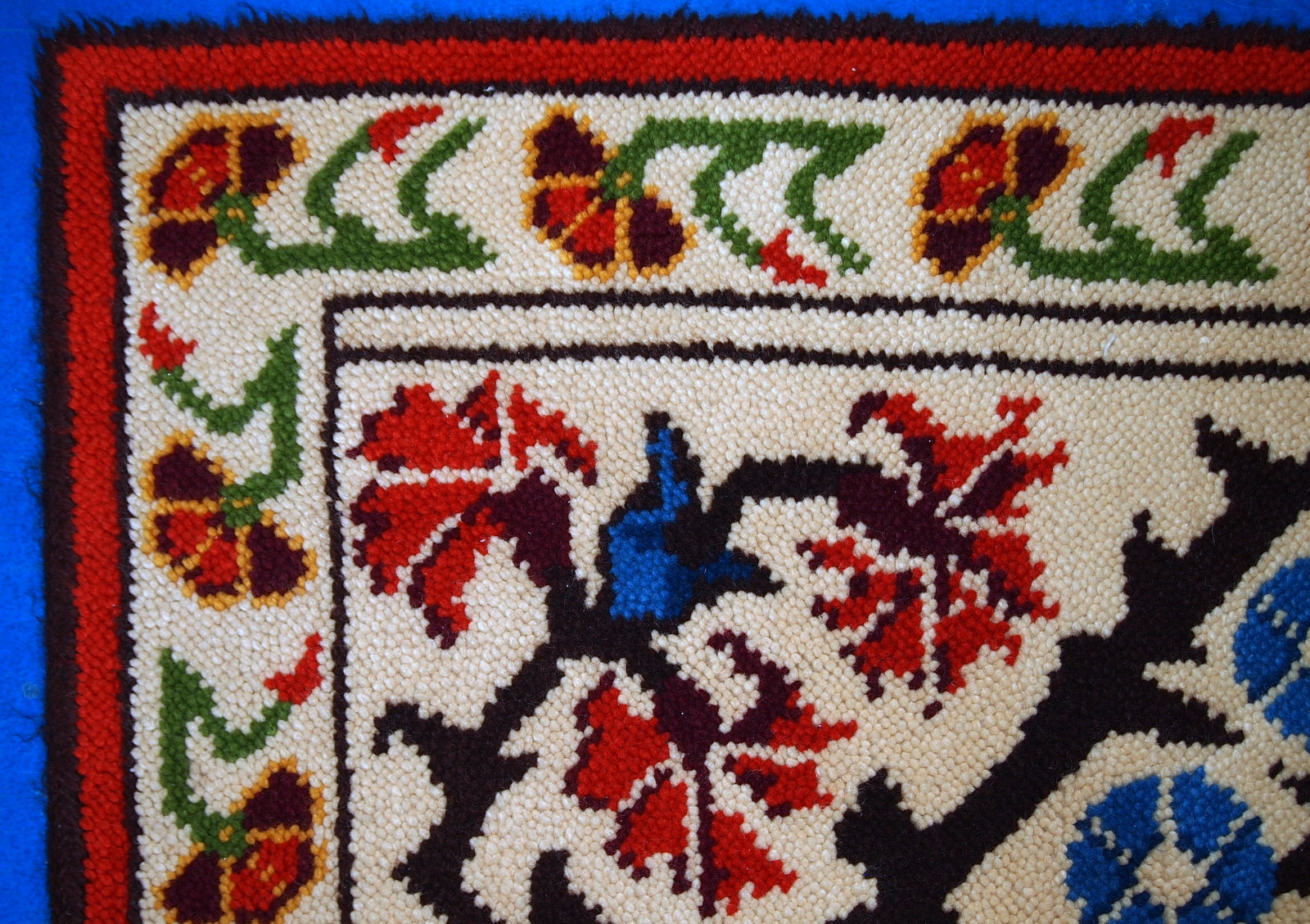 Vintage French Savonnerie rug in original good condition. The rug is from the end of 20th century. It is machine made rug in wool.