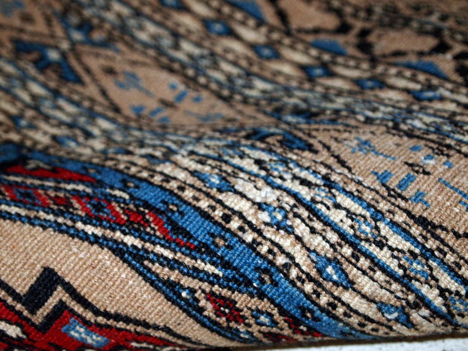 Handmade vintage Uzbek Bukhara rug 1960s