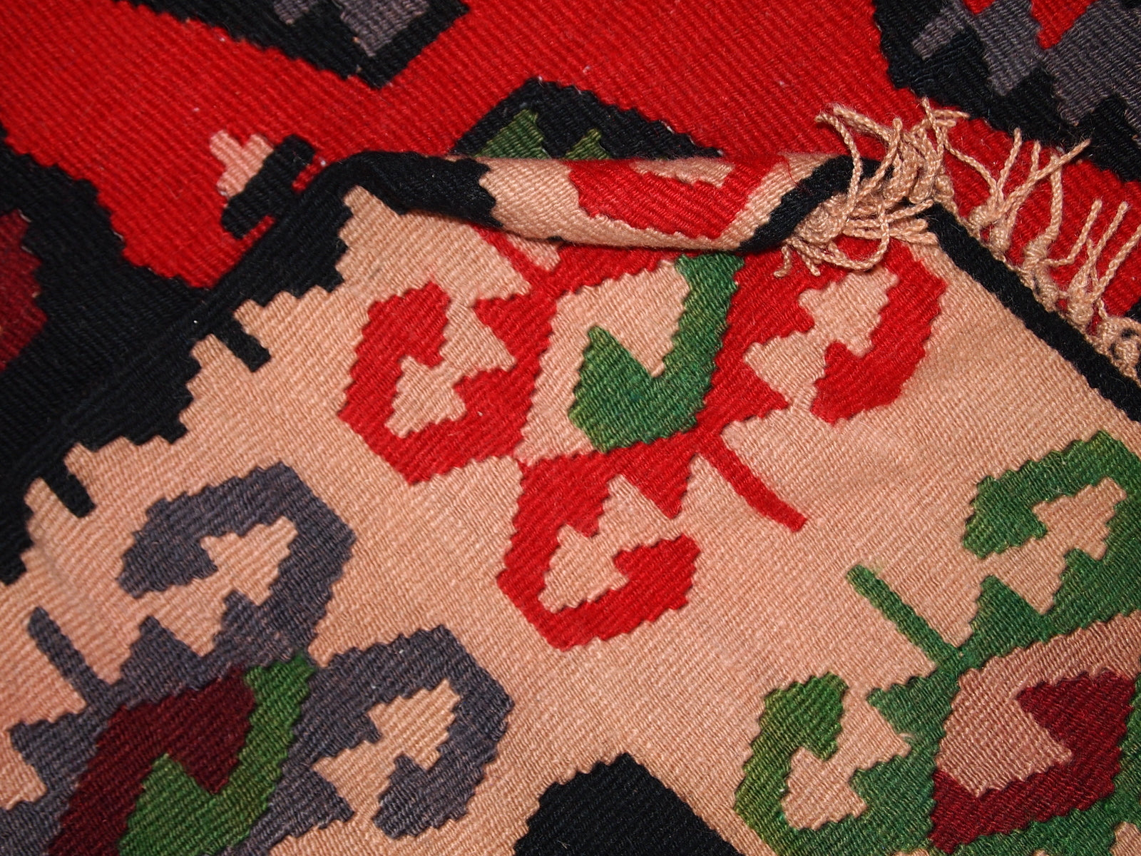 Handmade vintage Turkish kilim from Sharkoy. The flatweave is in original condition, it has some signs of age.