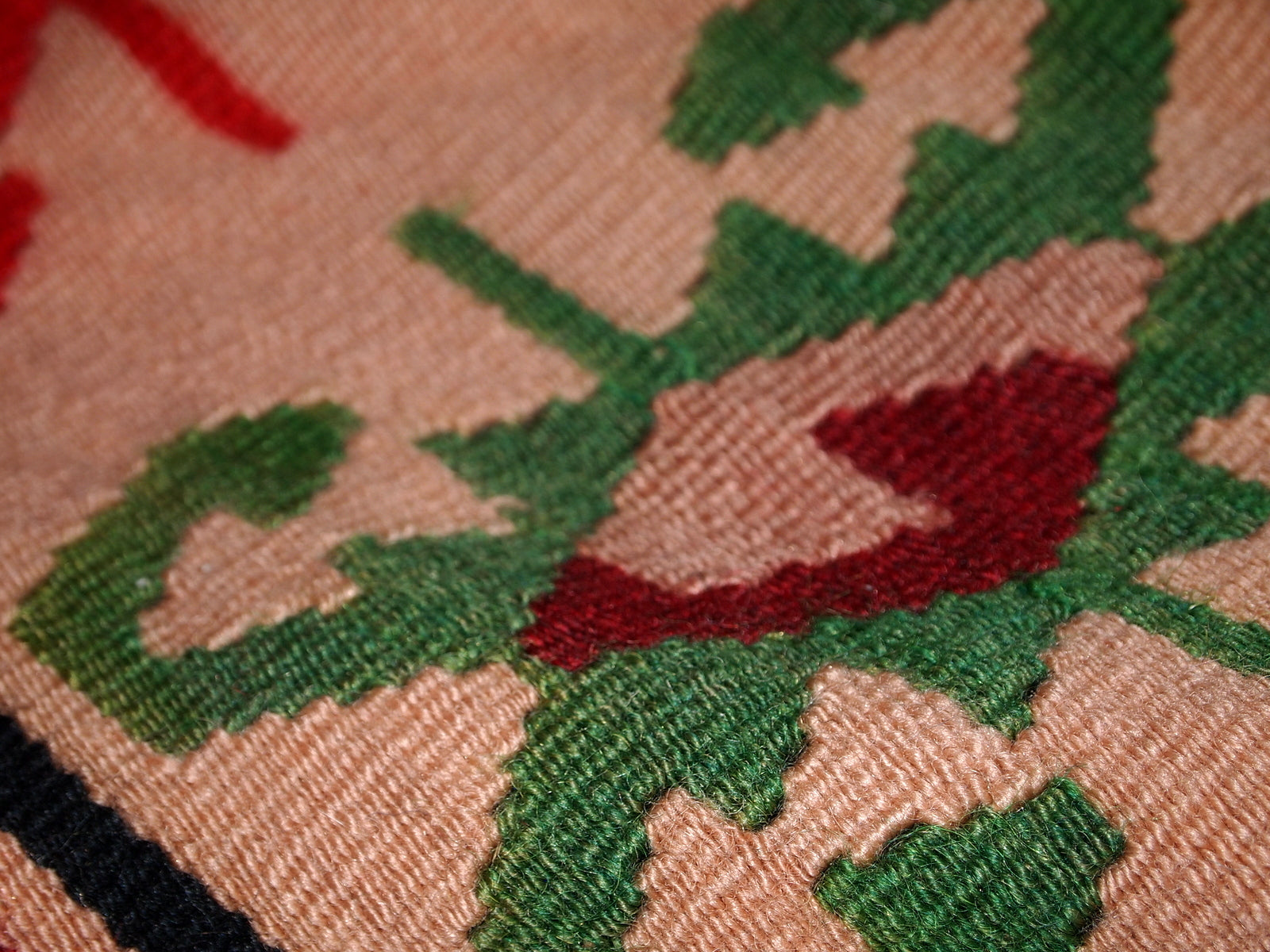 Handmade vintage Turkish kilim from Sharkoy. The flatweave is in original condition, it has some signs of age.