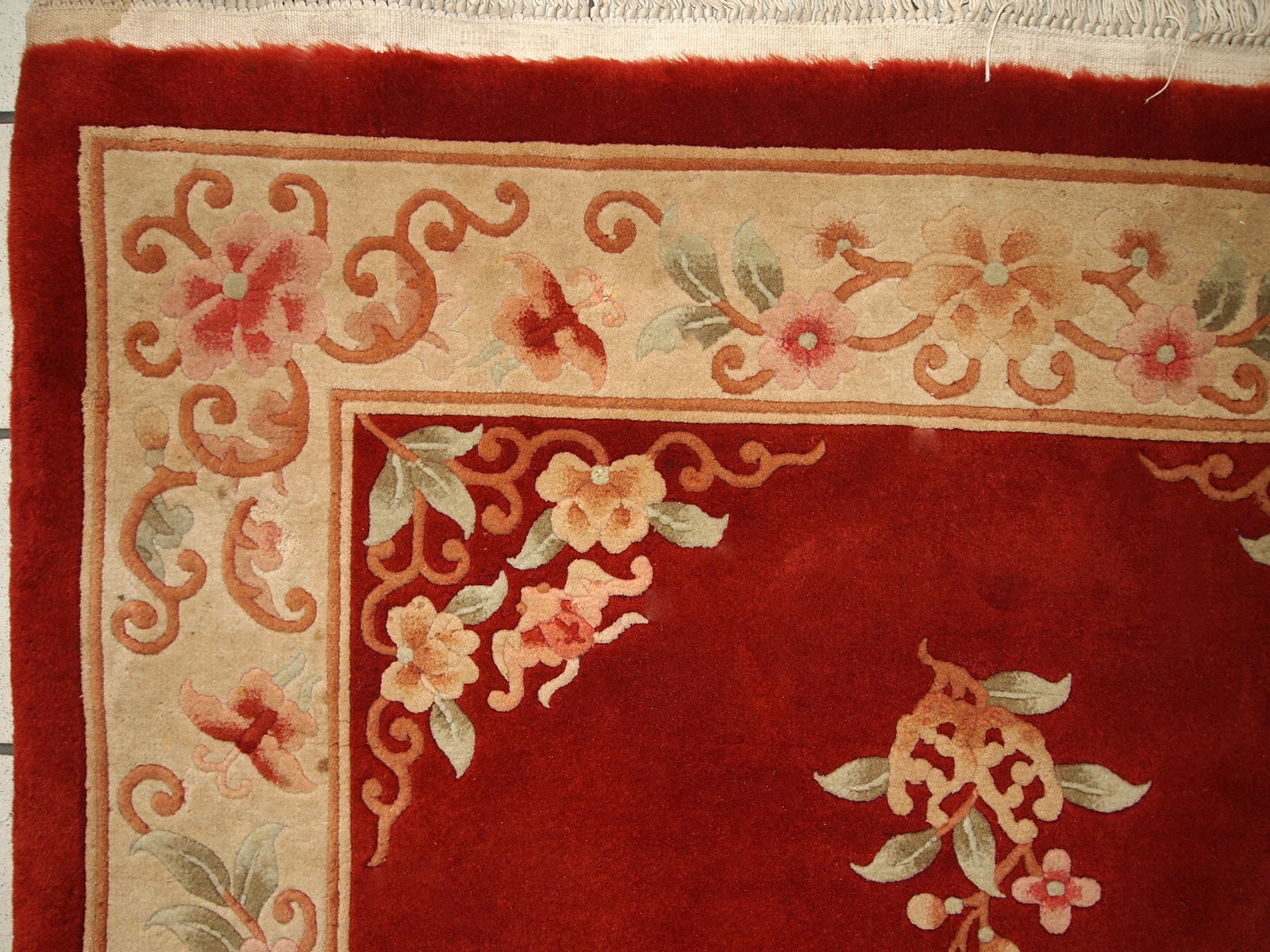Handmade vintage Art Deco Chinese rug 1970s