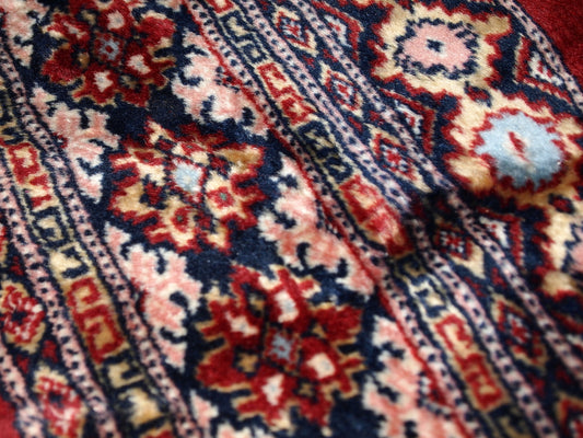 Handmade vintage Pakistani Lahore prayer rug 1960s
