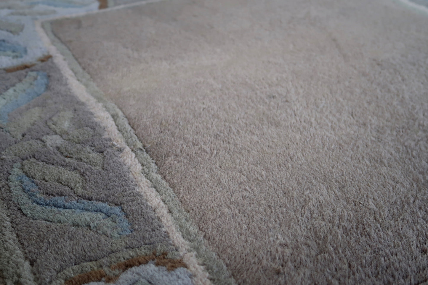 Handmade vintage Tibetan Khaden rug in original good condition. The rug has been made in Nepal, it is from circa1970s.