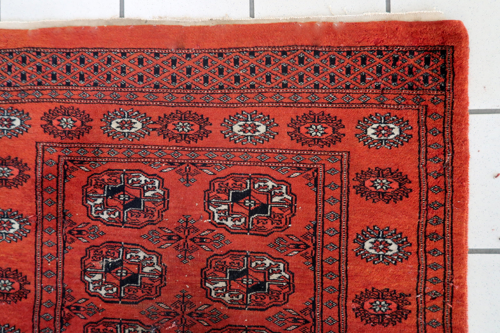 Handmade vintage Turkmen Tekke rug 1960s