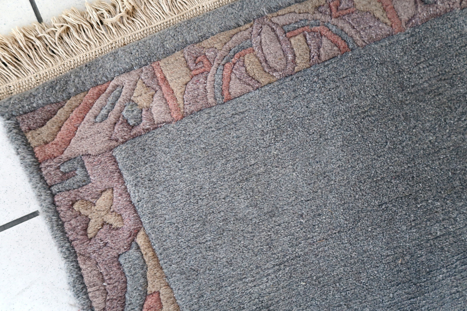 Handmade vintage Tibetan Khaden rug in original good condition. The rug has been made in Nepal, it is from circa1970s.