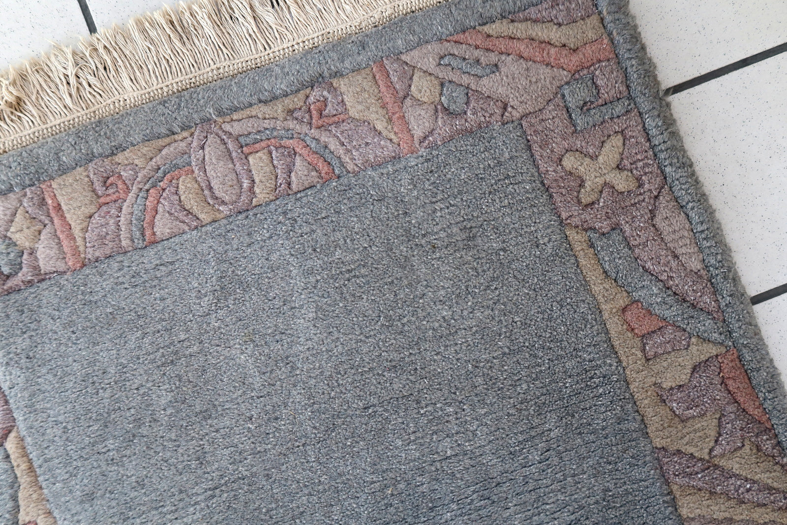 Handmade vintage Tibetan Khaden rug in original good condition. The rug has been made in Nepal, it is from circa1970s.