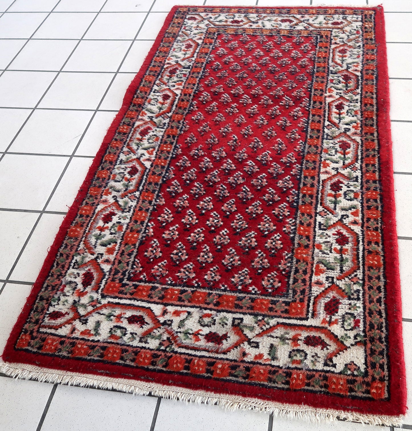 Handmade vintage Indian Seraband rug 2.5' x 4.6' (76cm x 141cm) 1970s - 1C823
