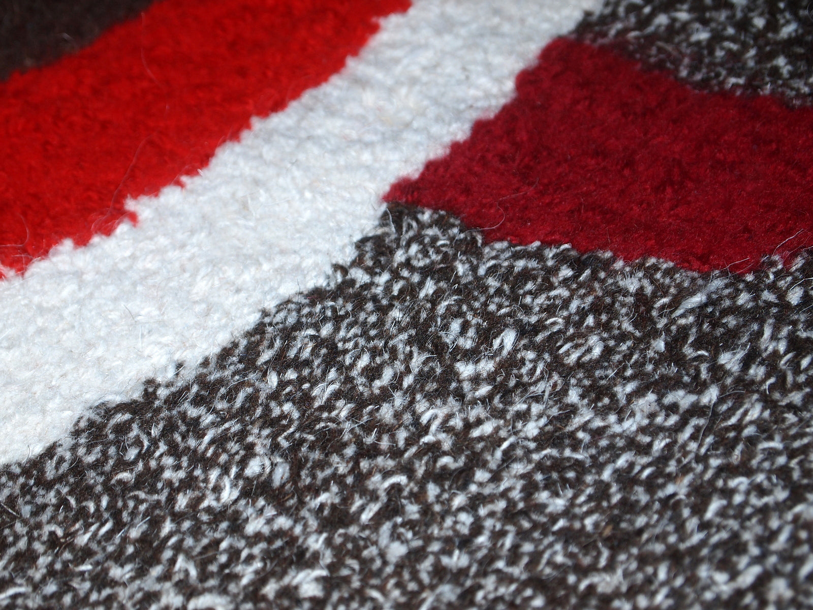 Handmade contemporary French Hooked rug made by One Royal Art, collection 2021. This rug is one of a kind made in France.