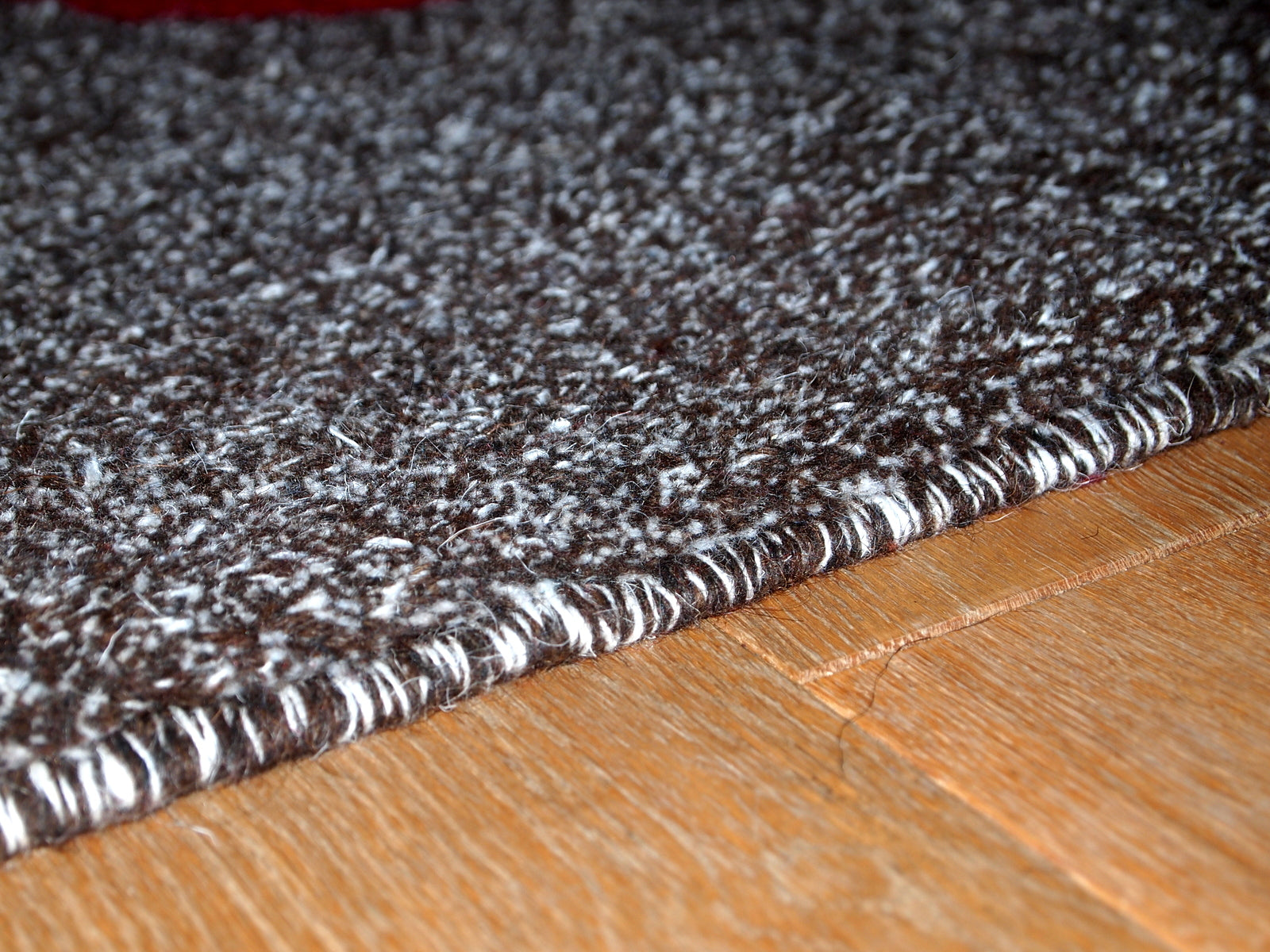 Handmade contemporary French Hooked rug made by One Royal Art, collection 2021. This rug is one of a kind made in France.