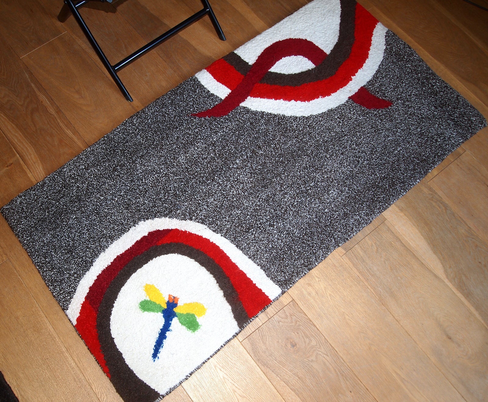 Handmade contemporary French Hooked rug made by One Royal Art, collection 2021. This rug is one of a kind made in France.