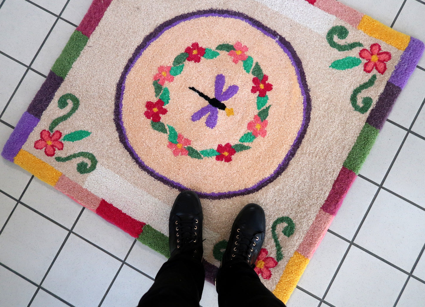 Handmade contemporary French Hooked rug made by One Royal Art, collection 2021. This rug is one of a kind made in France.