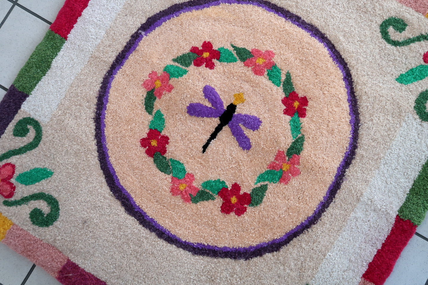 Handmade contemporary French Hooked rug made by One Royal Art, collection 2021. This rug is one of a kind made in France.
